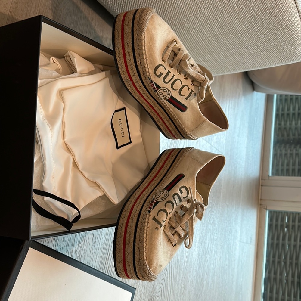 This funky wedge is everything for a casual day